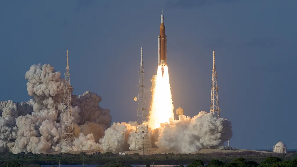 Start der SLS-Rakete mit der Orion-Kapsel zur Mission Artemis II am 1. April 2026
