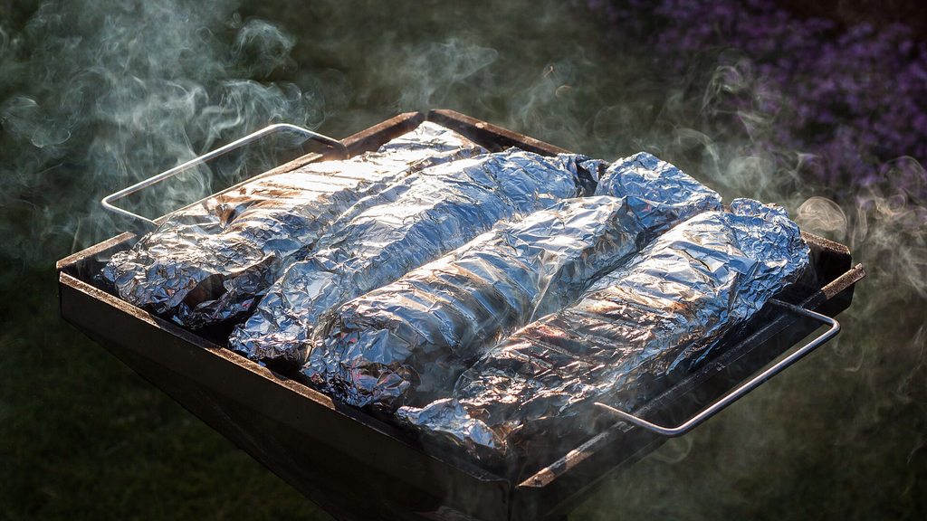 Rauch über einem Grill